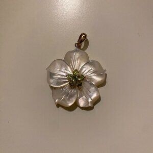 14K Yellow Gold Mother of Pearl (MOP) Shell Flower Peridot Pendant